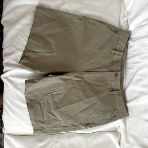 Lululemon athletic khaki men’s shorts